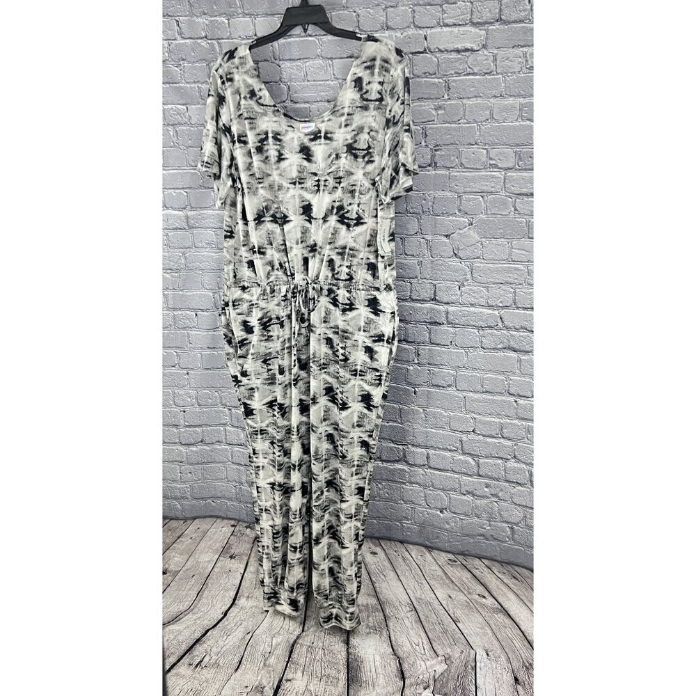 LuLaRoe Xoe Romper 2XL  Pockets One Piece Drawstring‎ Waist Black/Gray/White